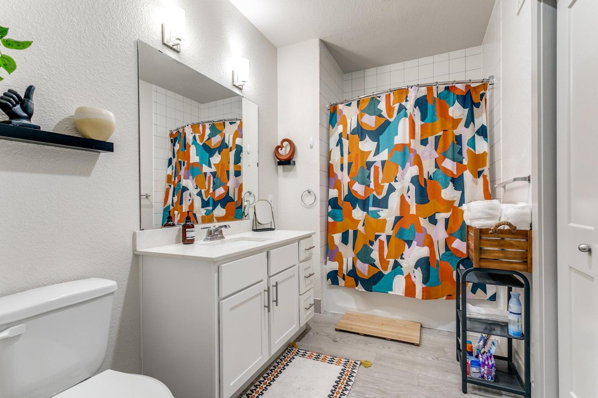Beautiful Condo On Riverwalk W King Ste Free Parking Pet Friendly Centrally Located On The Riverwalk San Antonio Dış mekan fotoğraf