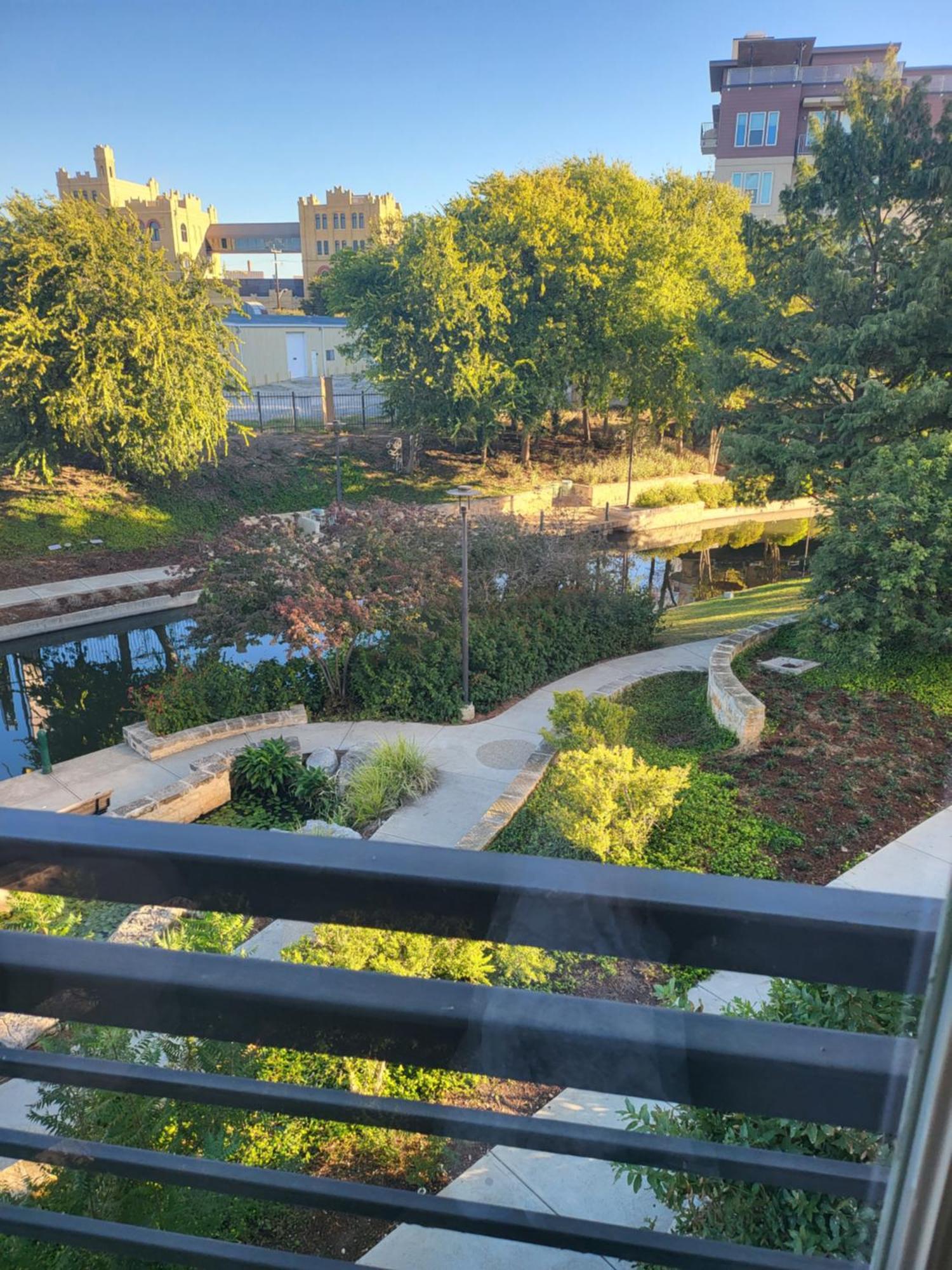 Beautiful Condo On Riverwalk W King Ste Free Parking Pet Friendly Centrally Located On The Riverwalk San Antonio Dış mekan fotoğraf